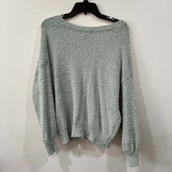 NWT. Universal Thread Womens Pull Over Sweater, Size M, mint green - Picture 3 of 3